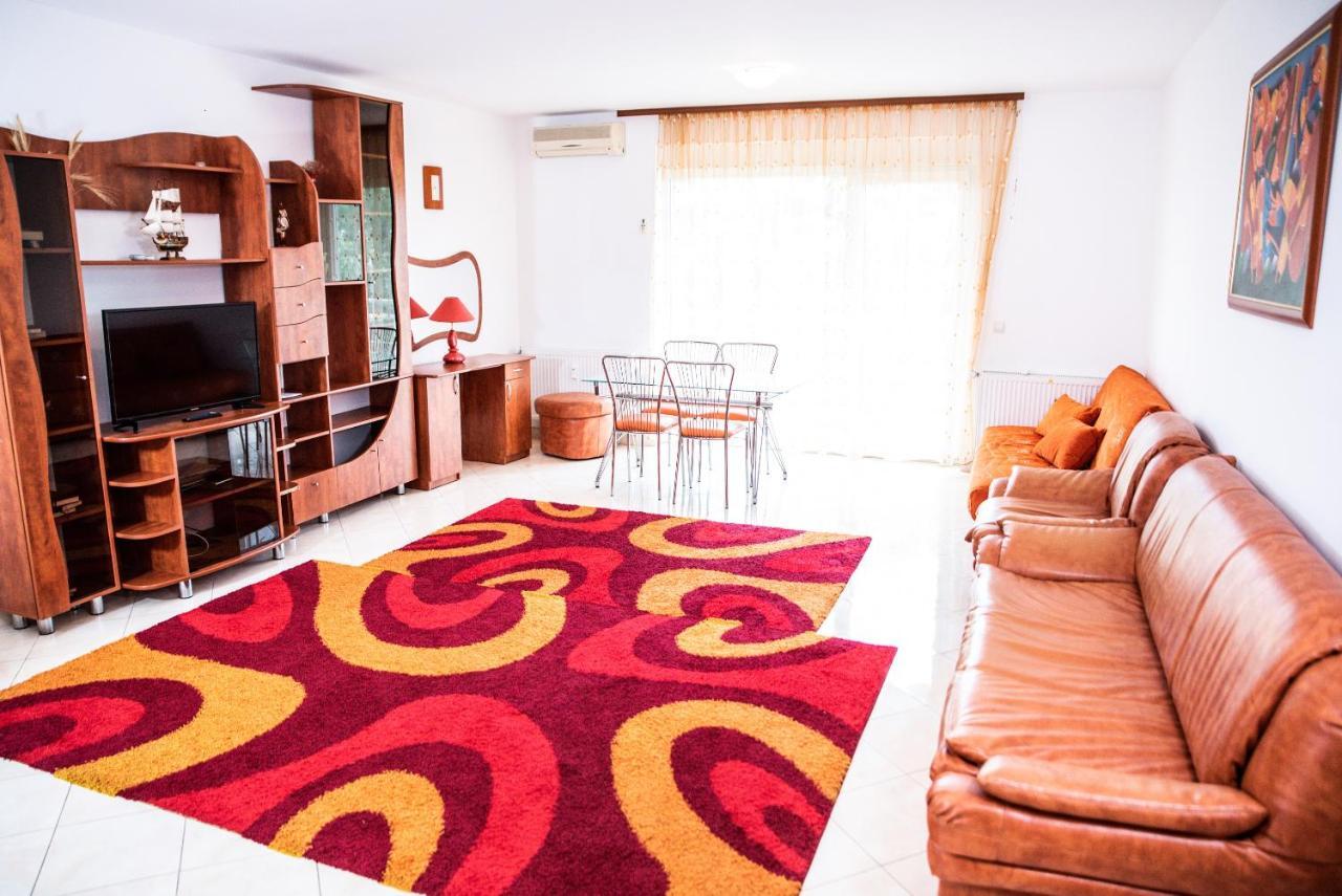 Club Onix Apartments Neptun Bagian luar foto
