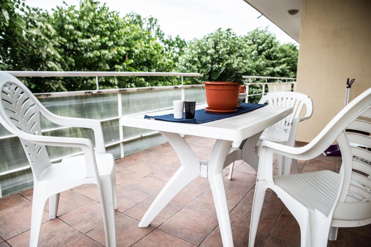 Club Onix Apartments Neptun Bagian luar foto