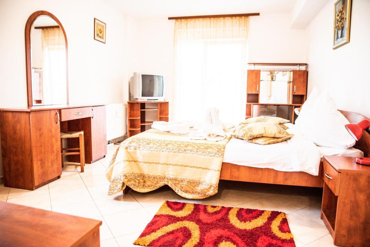 Club Onix Apartments Neptun Bagian luar foto
