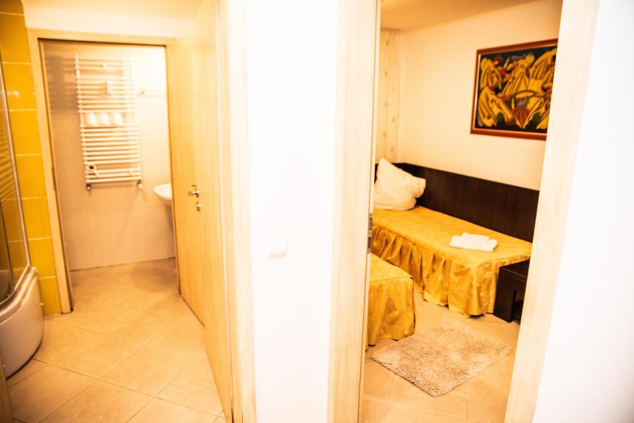 Club Onix Apartments Neptun Bagian luar foto