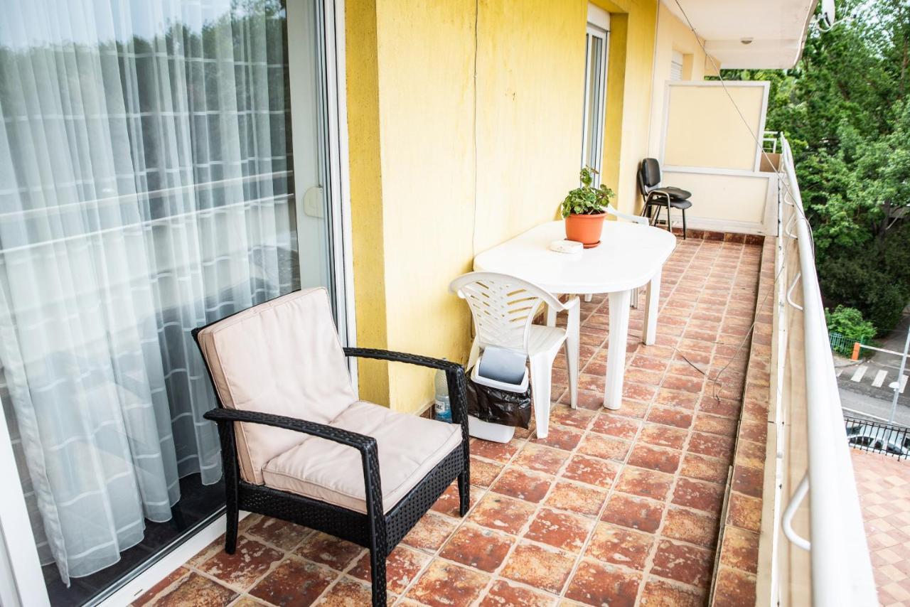 Club Onix Apartments Neptun Bagian luar foto