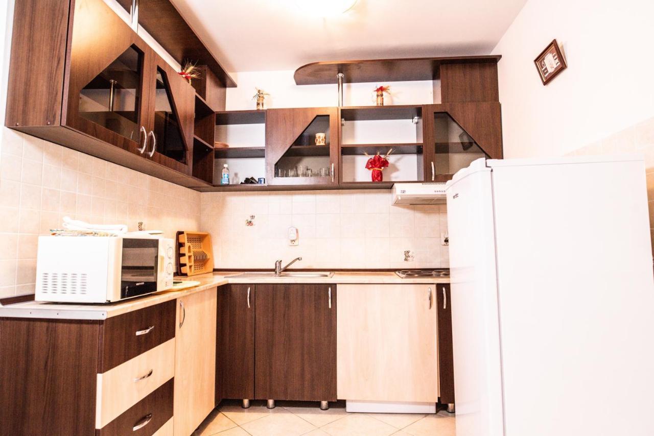 Club Onix Apartments Neptun Bagian luar foto