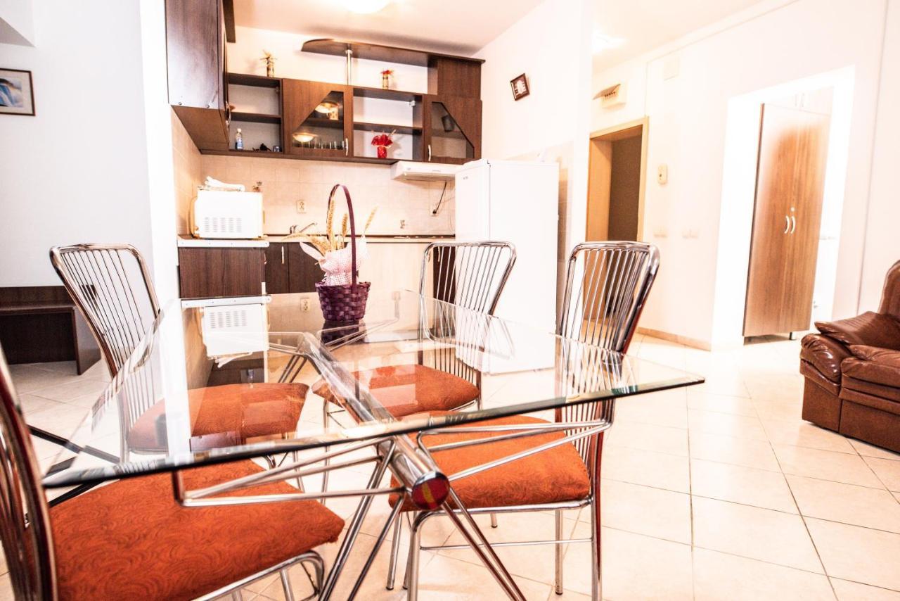 Club Onix Apartments Neptun Bagian luar foto