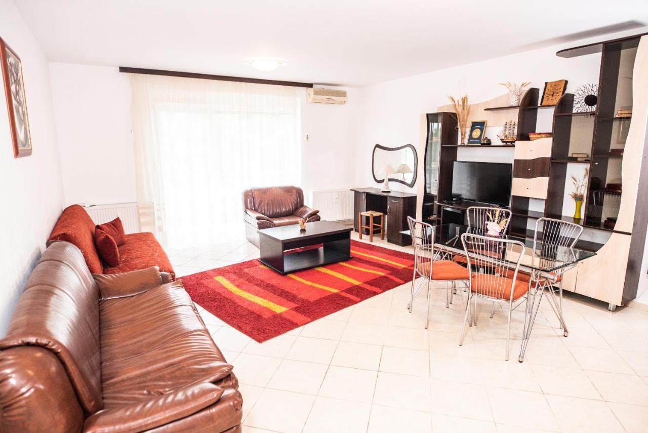Club Onix Apartments Neptun Bagian luar foto