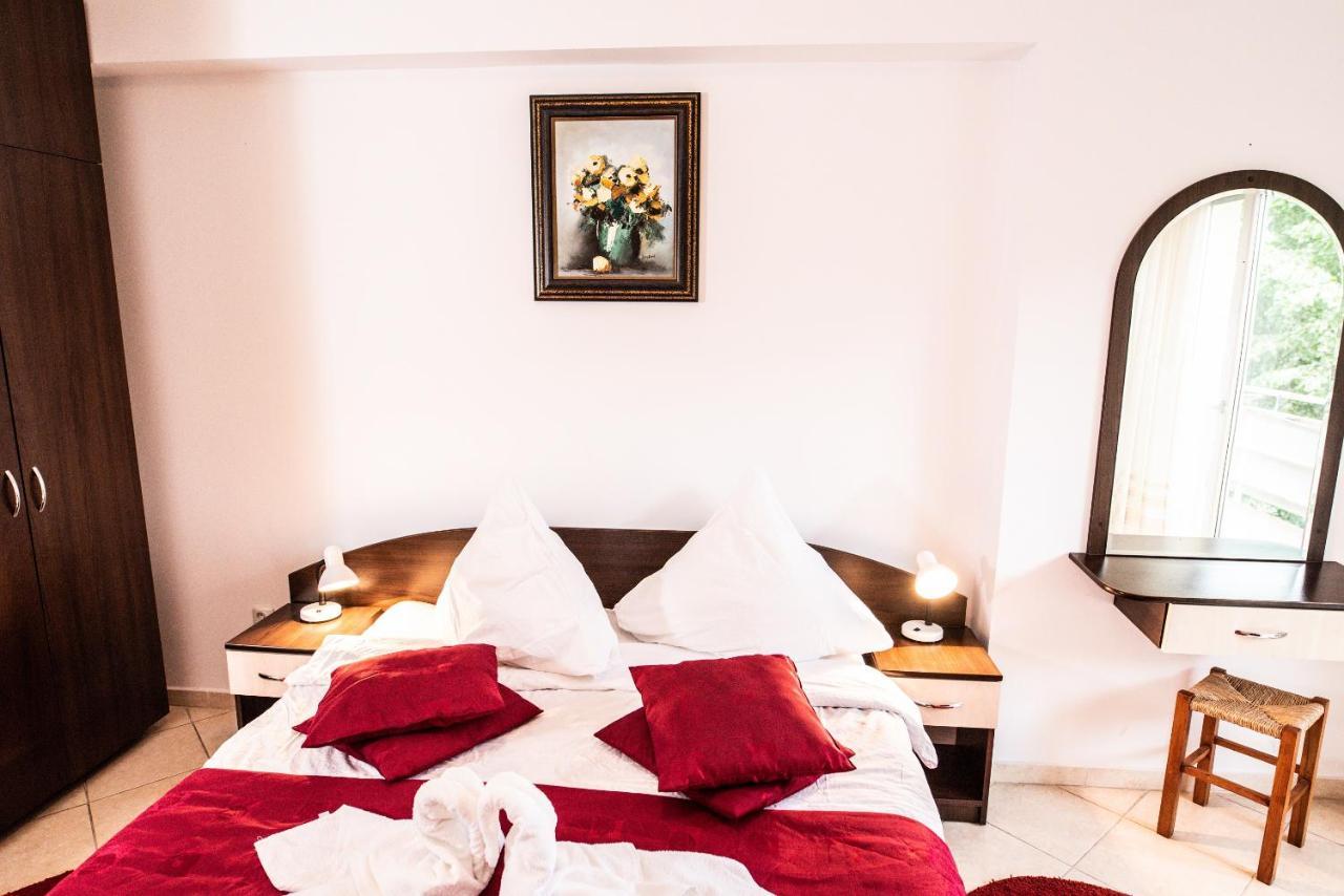 Club Onix Apartments Neptun Bagian luar foto