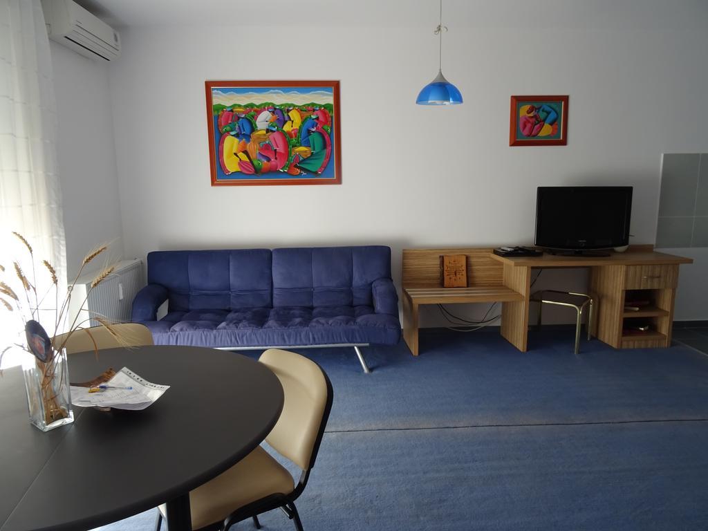 Club Onix Apartments Neptun Bagian luar foto