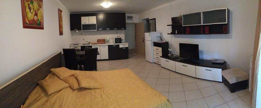 Club Onix Apartments Neptun Bagian luar foto