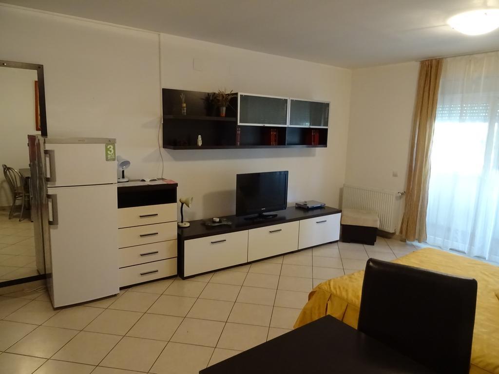 Club Onix Apartments Neptun Bagian luar foto