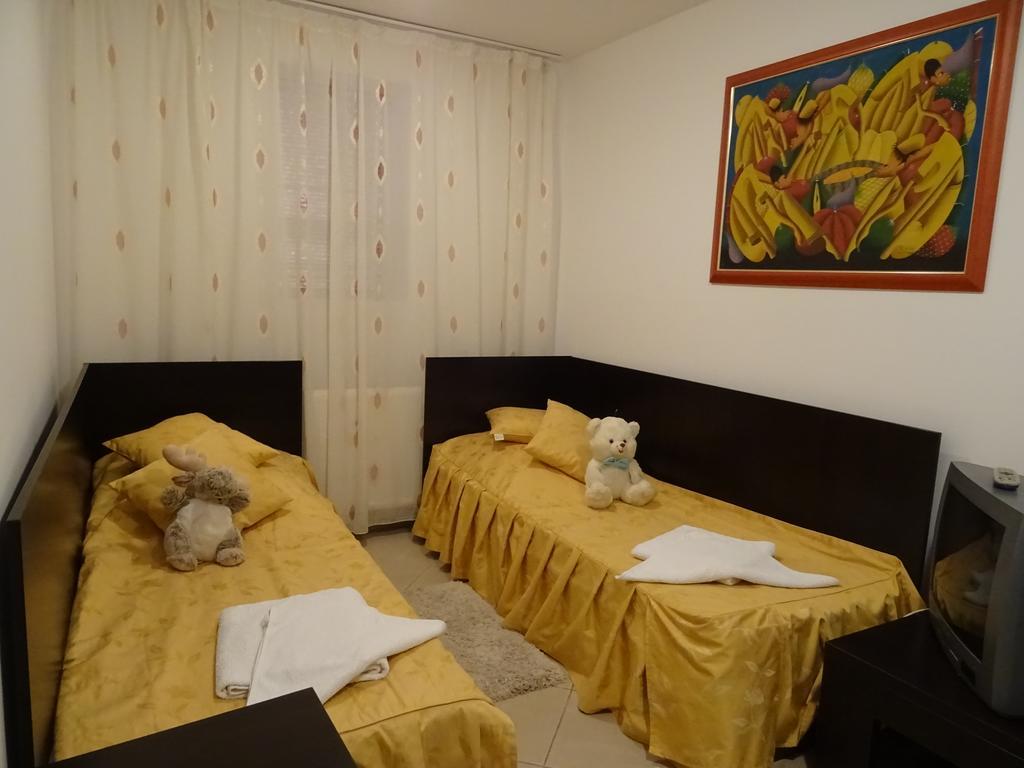 Club Onix Apartments Neptun Bagian luar foto
