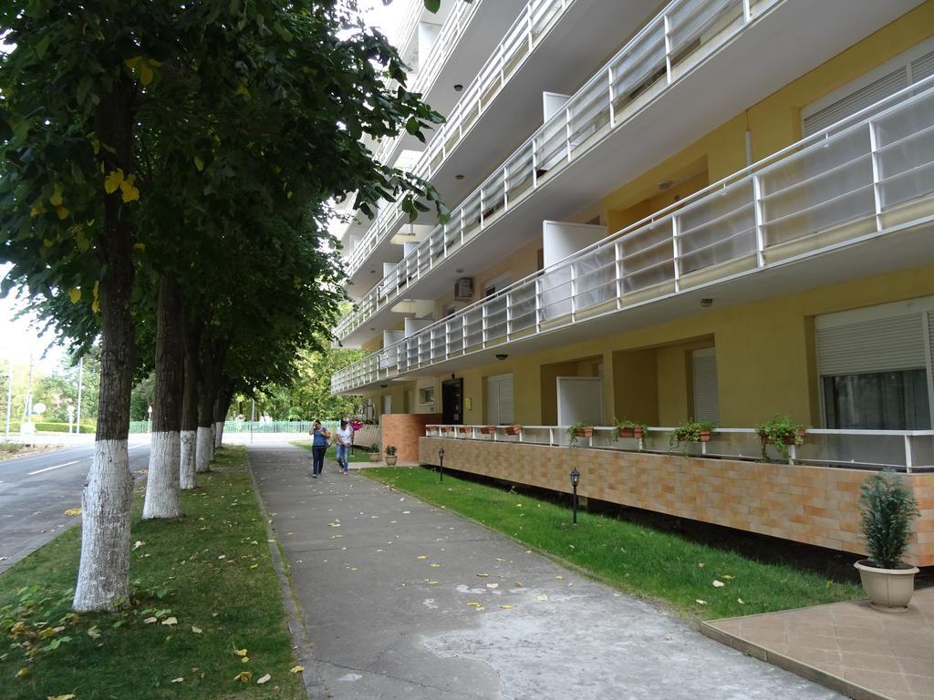 Club Onix Apartments Neptun Bagian luar foto